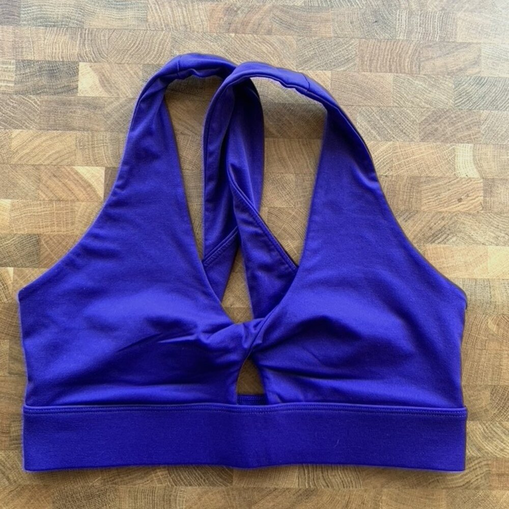 Fabletics Oasis Twist Sports Bra - Digital Purple M